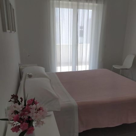 Sea Wind Stanza Con Garage E Ascensore Polignano a Mare Kültér fotó